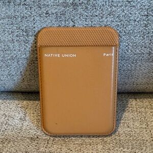 Native Union (Re)Classic Wallet • MagSafe Compatible • Kraft color• used